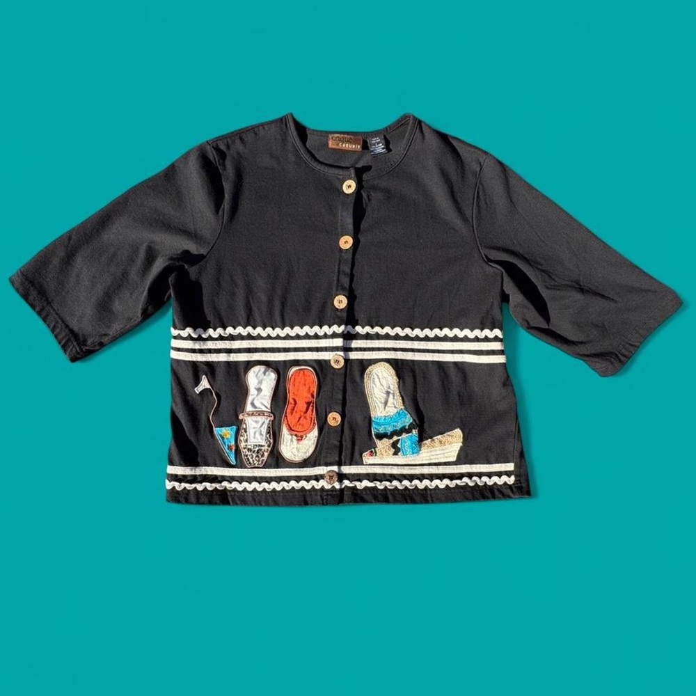 Onque Casuals Appliqué Button-Front Top